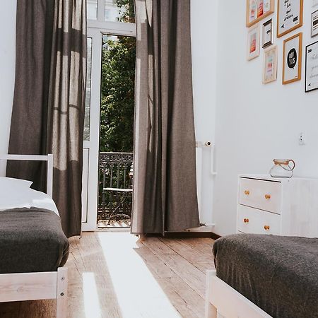 Erasmus Dorm Hotel Varsó Kültér fotó