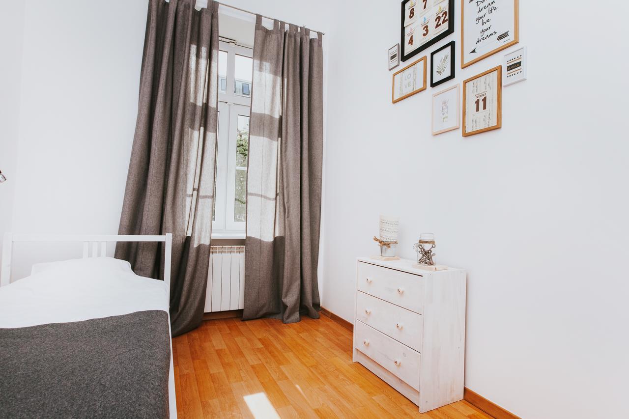 Erasmus Dorm Hotel Varsó Kültér fotó