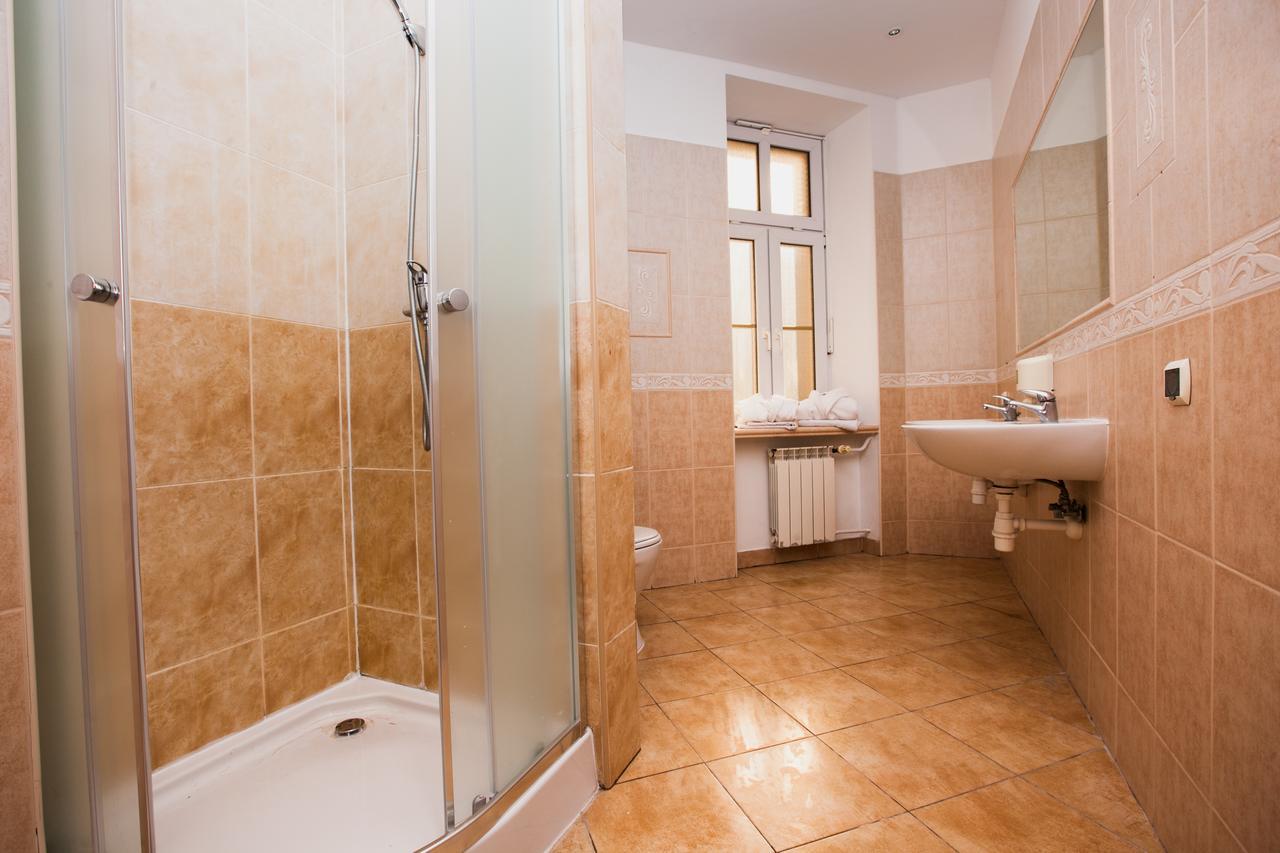 Erasmus Dorm Hotel Varsó Kültér fotó