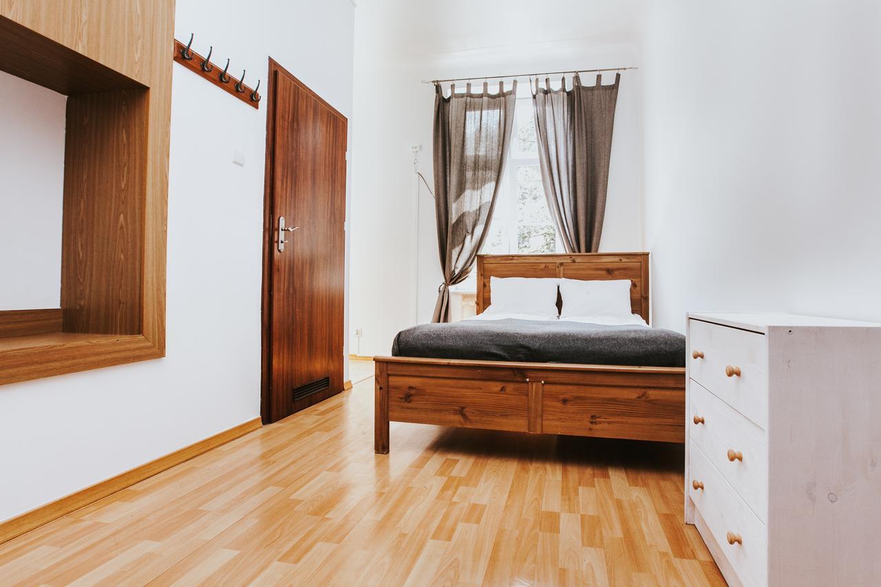Erasmus Dorm Hotel Varsó Kültér fotó